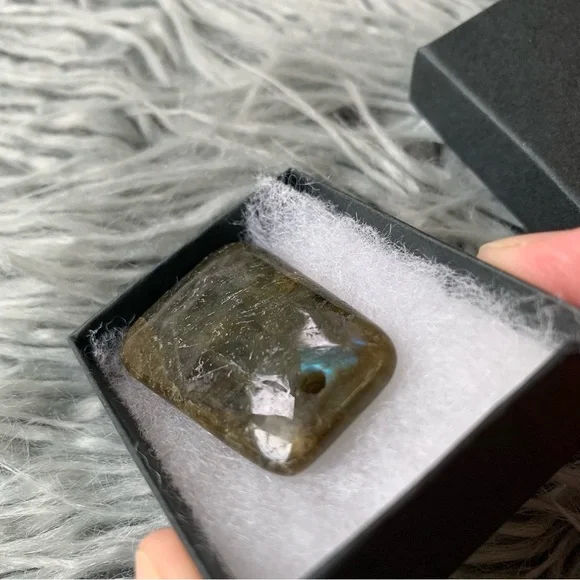 Labradorite Pendant - Picture 5 of 8
